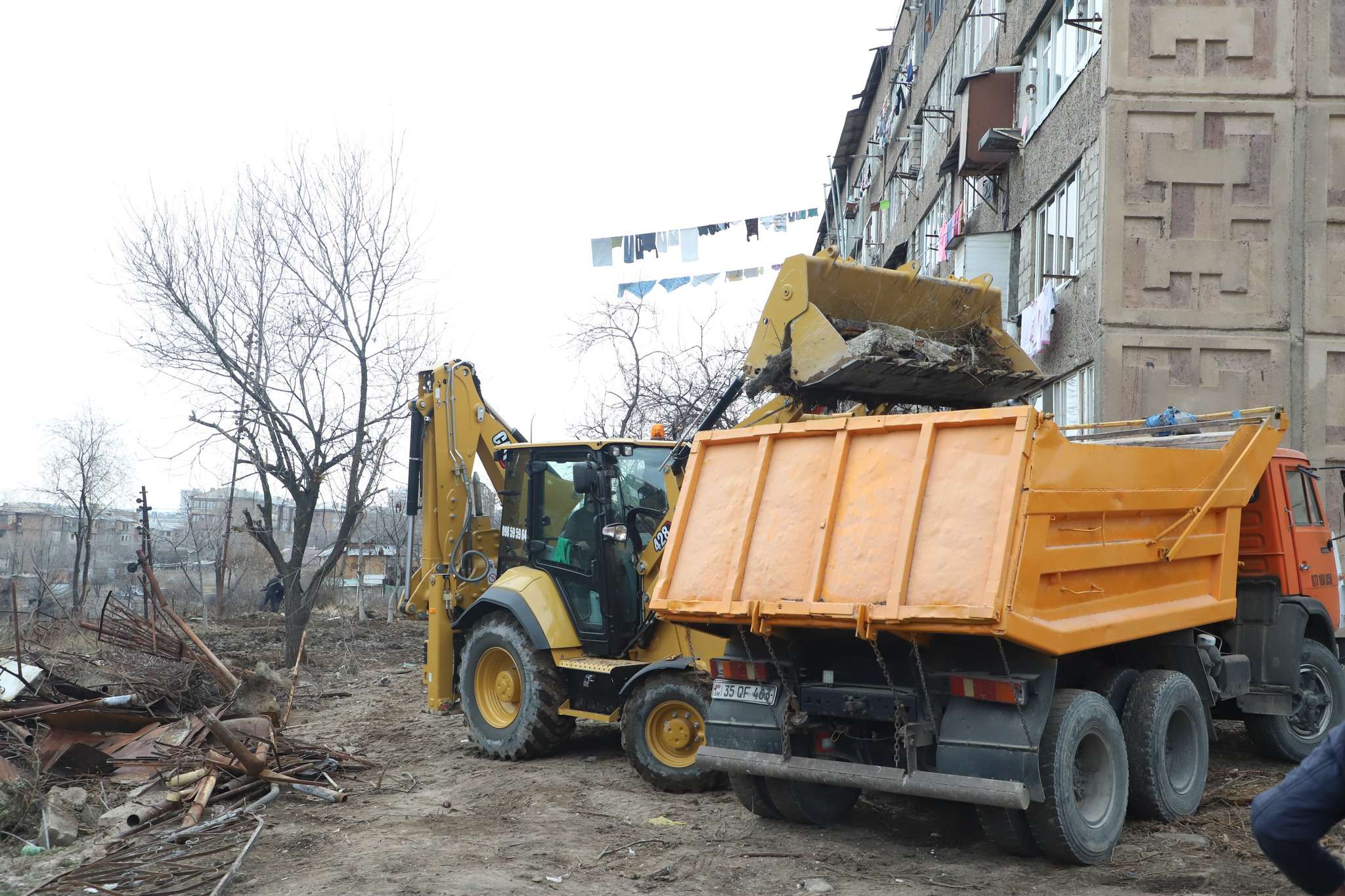 Շարունակվում են ապօրինաբար զավթած տարածքների ազատման աշխատանքները