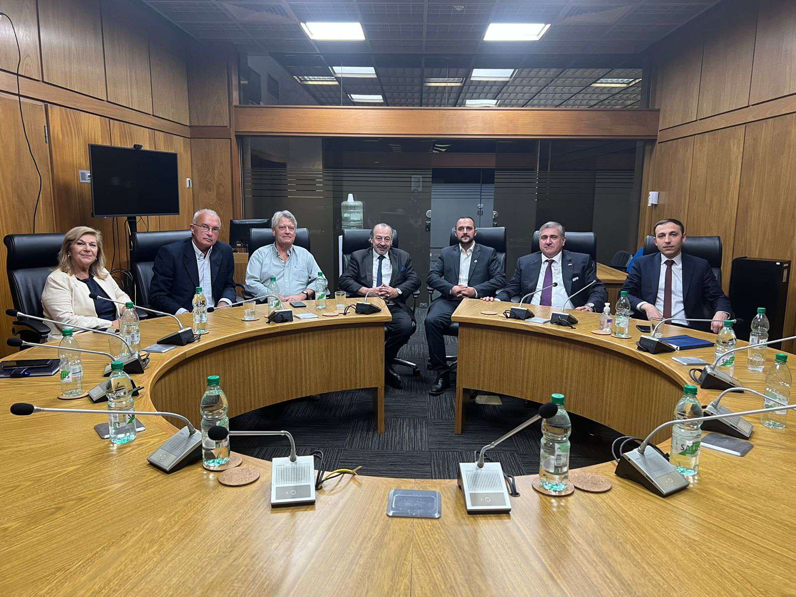 Արցախի մարդու իրավունքների պաշտպանը հանդիպումներ է ունեցել Ուրուգվայի խորհրդարանում