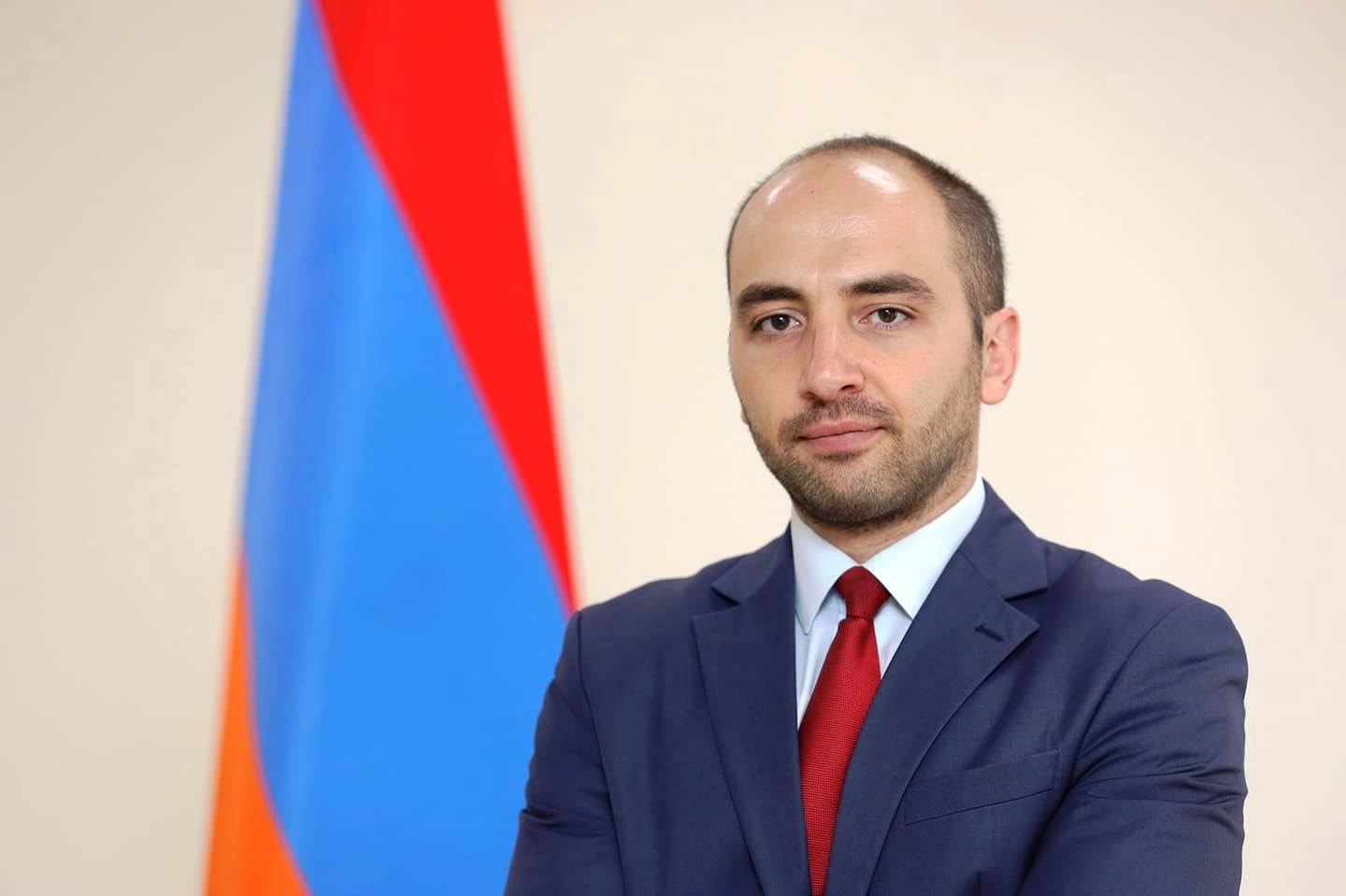 Սեփական դիմումի համաձայն ազատվել եմ ԱԳՆ մամուլի խոսնակի պաշտոնից. Հունանյան