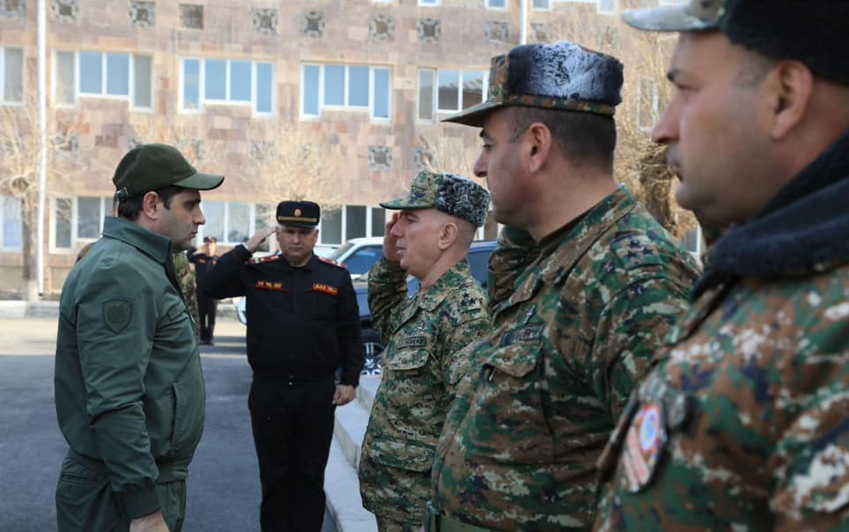 Պապիկյանը հանդիպել է ՊՆ N զորամասի սպայակազմի հետ