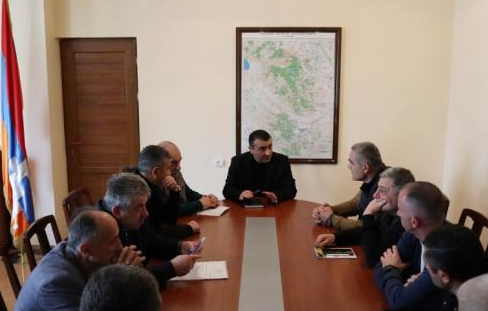 Արցախի քաղաքաշինության նախարարի պաշտոնակատարը խորհրդակցություն է անցկացրել
