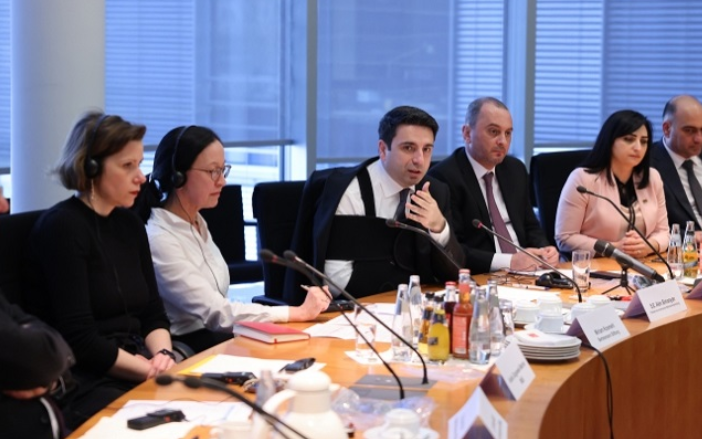 Սիմոնյանը հանդիպում-քննարկում է ունեցել Ֆրիդրիխ Նաուման հիմնադրամի ղեկավար կազմի հետ