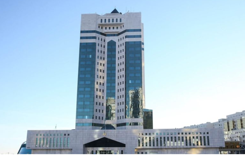 Ղազախստանի կառավարությունը վայր է դրել լիազորությունները