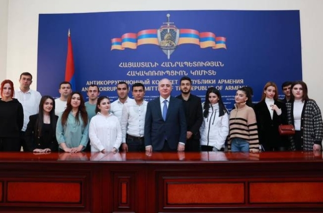 ԵՊՀ-ի ուսանողները հանդիպել են Հակակոռուպցիոն կոմիտեի նախագահի հետ