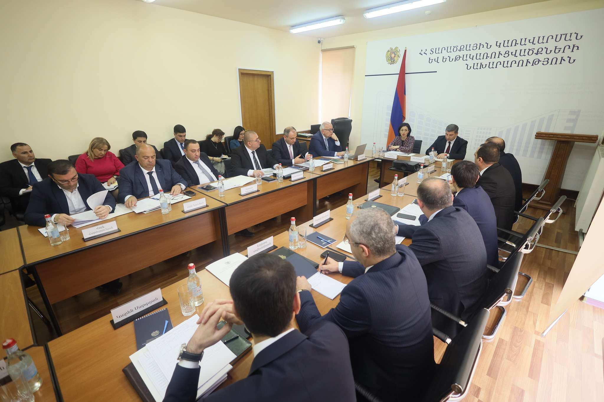 Քննարկվել են 300 դպրոցի և 500 մանկապարտեզի վերանորոգման վերաբերյալ հարցեր