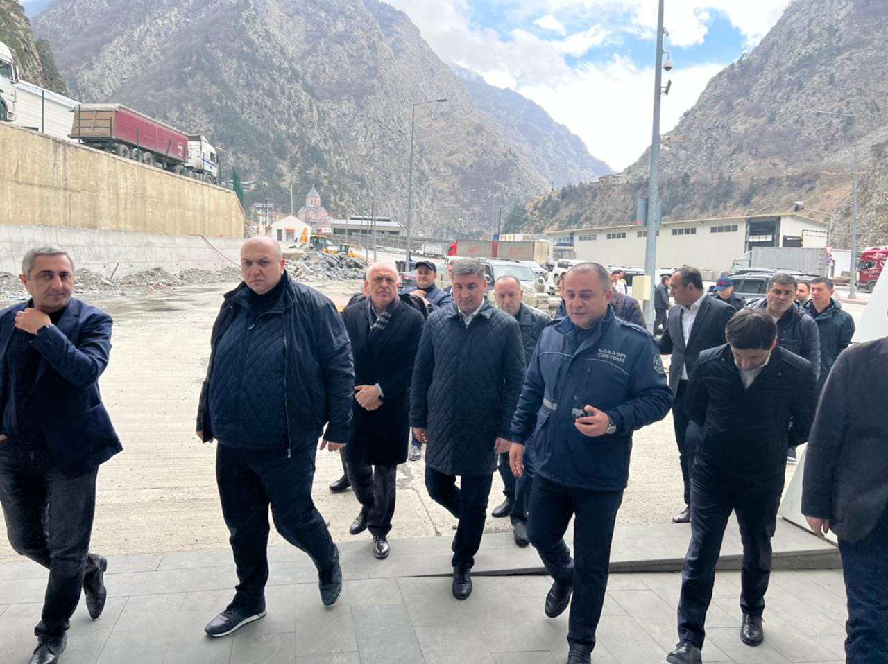 Գնել Սանոսյանը այցելել է Լարսի անցակետ