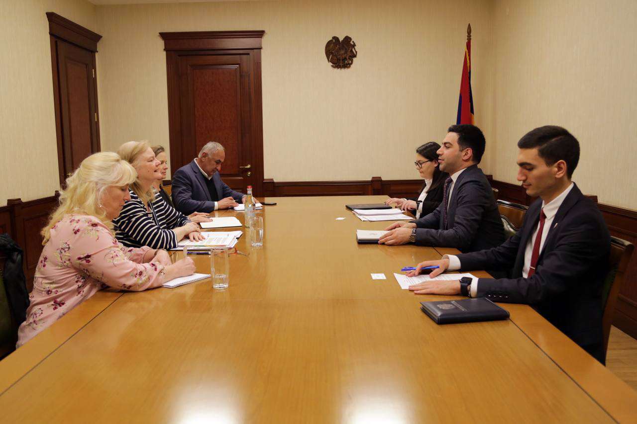 Բադասյանը հյուրընկալել է Գենզերին