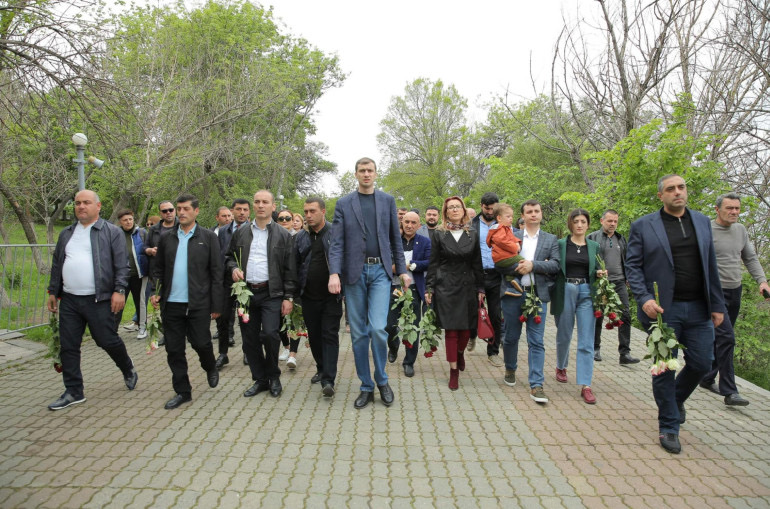 «Ապրելու երկիր» կուսակցության անդամներն այցելել են Ծիծեռնակաբերդ