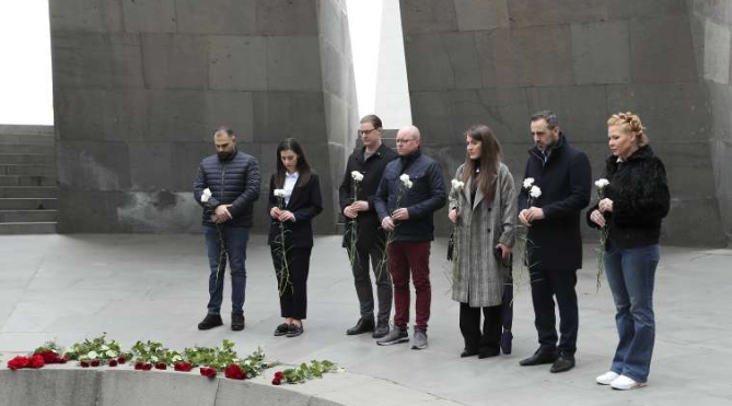 Շվեդիա-Հայաստան բարեկամական խմբի անդամներն այցելել են Ծիծեռնակաբերդի հուշահամալիր