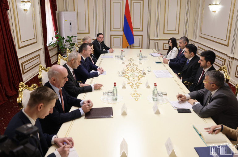 Տեղեկացված ենք Լաչինի ճգնաժամից. դա ամենևին բնապահպանների հարց չէ. Մարիան Քերի