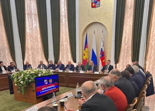 Վ․ Հարությունյանը հանդիպել է Սոչիի հայ համայնքի հետ