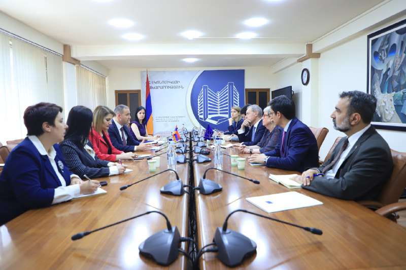 Քերոբյանը հանդիպել է ԵՄ պատժամիջոցների կիրարկման հարցերով միջազգային հատուկ բանագնացին