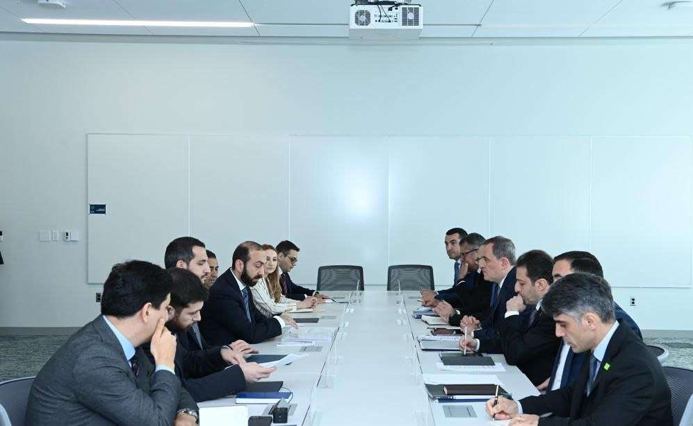 Մեկնարկել է Միրզոյան-Բայրամով երկկողմ հանդիպումը