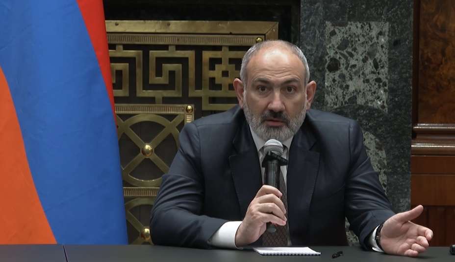 Փաշինյանը Չեխիայում հանդիպել է հայ համայնքի ներկայացուցիչների հետ