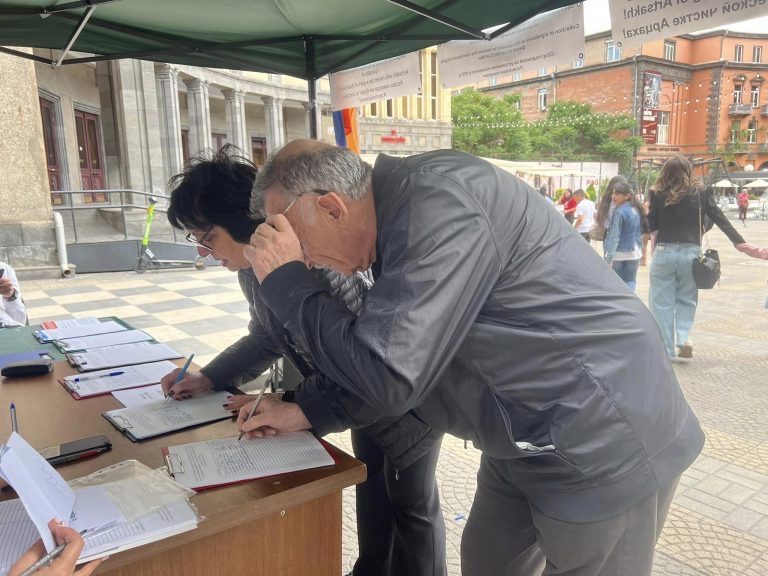 Թագուհի Թովմասյանի նախաձեռնած ստորագրահավաքը շարունակվում է