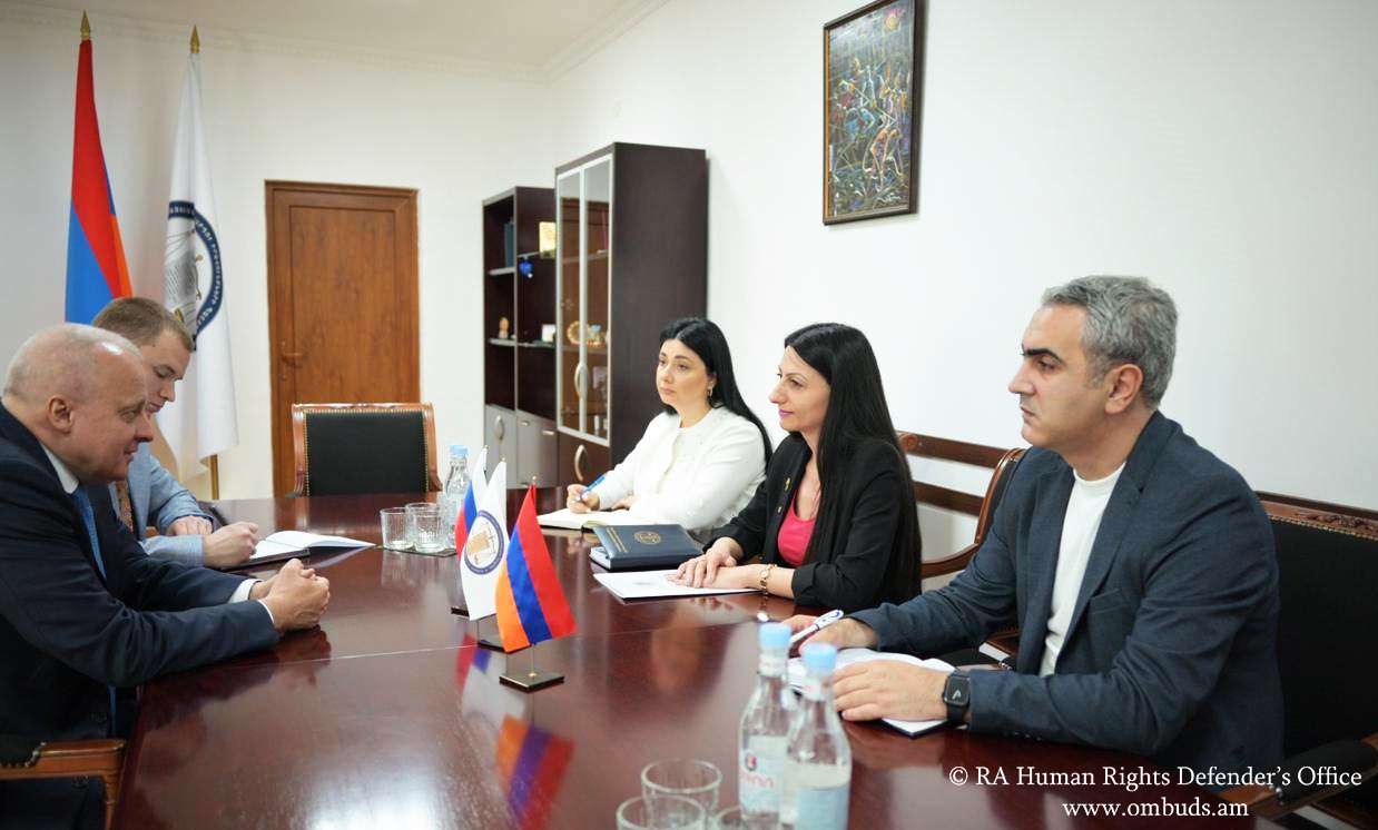 Մանասյանը ՌԴ դեսպանին է ներկայացրել սահմանամերձ բնակավայրերի բնակիչների իրավունքների պաշտպանությանը վերաբերելի հարցեր