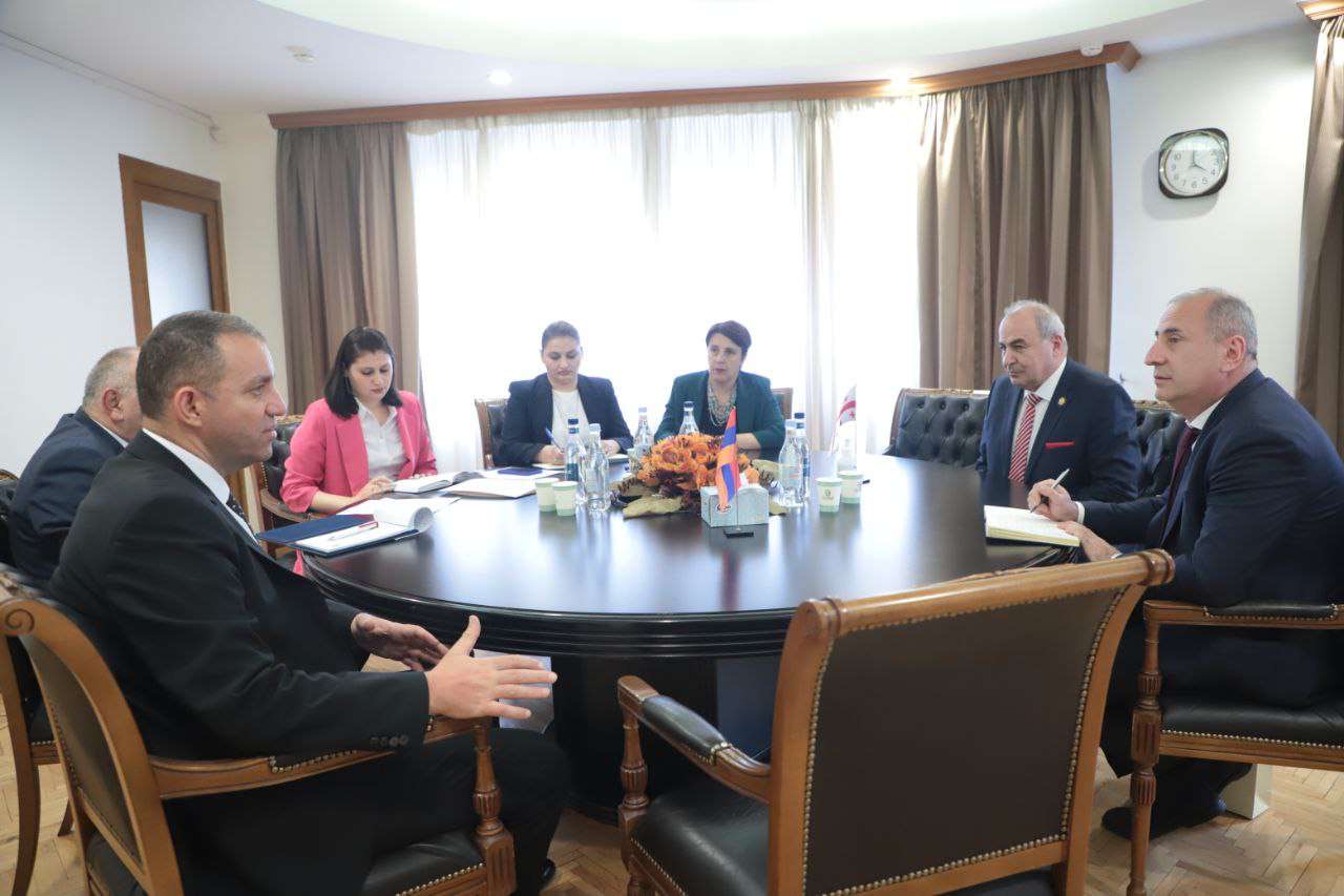 Քերոբյանը և Շարվաշիձեն անդրադարձել են ծովային ճանապարհով բեռնափոխադրումների մեկնարկին