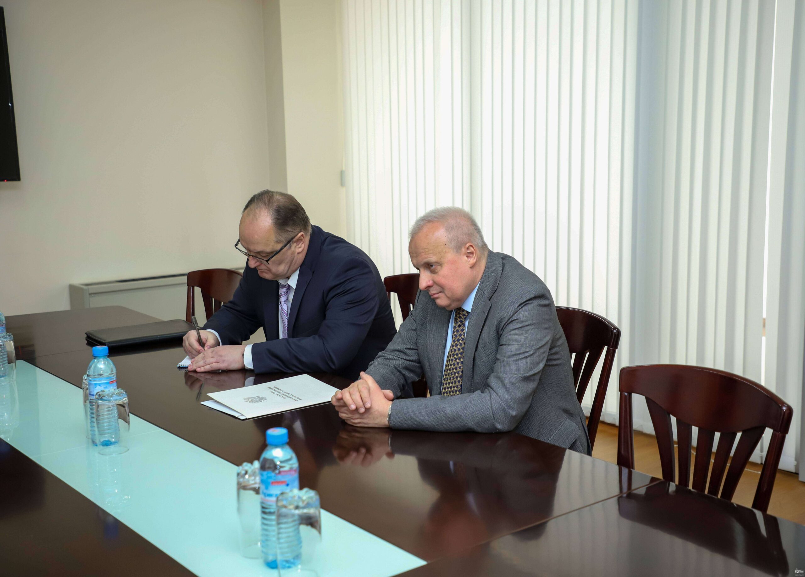 ՌԴ դեսպանին է ներկայացվել հայկական կողմի դիրքորոշումները. փոխնախարար