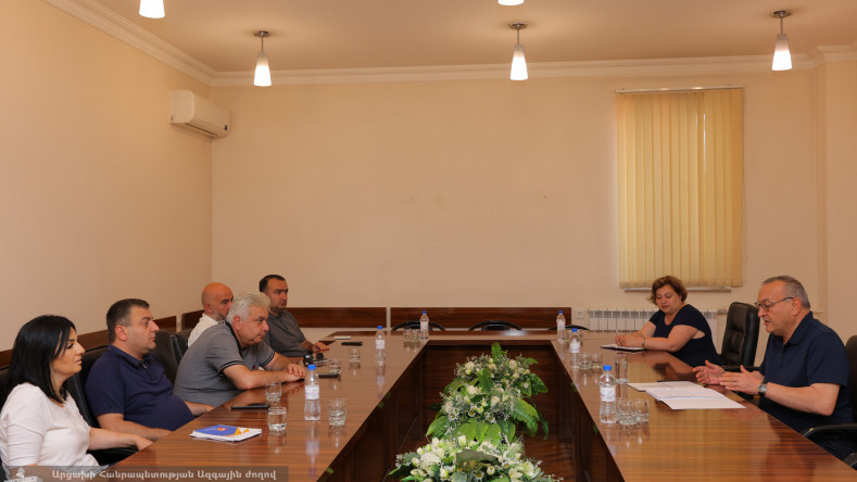 ԱՀ խորհրդարանը շարունակելու է աշխատանքները երկրի համար հրատապ հարցերի շուրջ