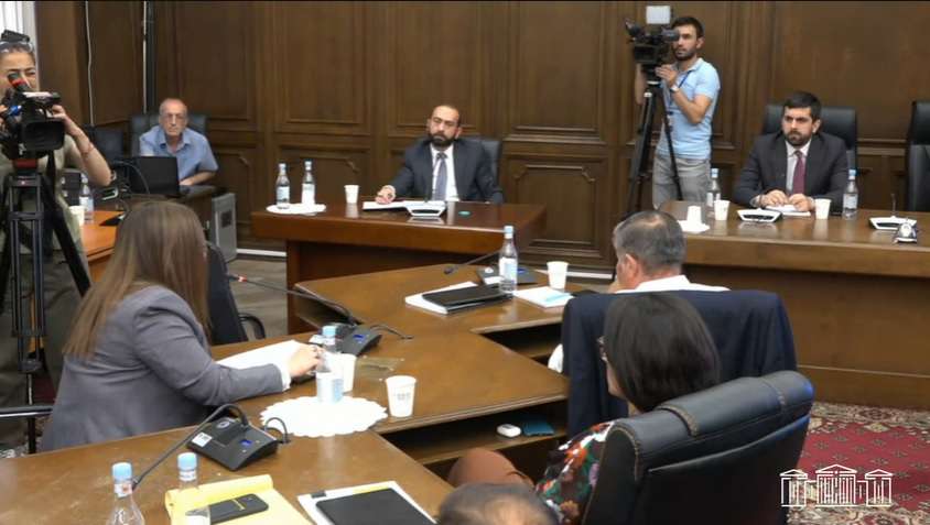 Վերջնական պայմանավորվածություն չկա, թե որ քարտեզներով պետք է իրականացվեն սահմանազատման աշխատանքները