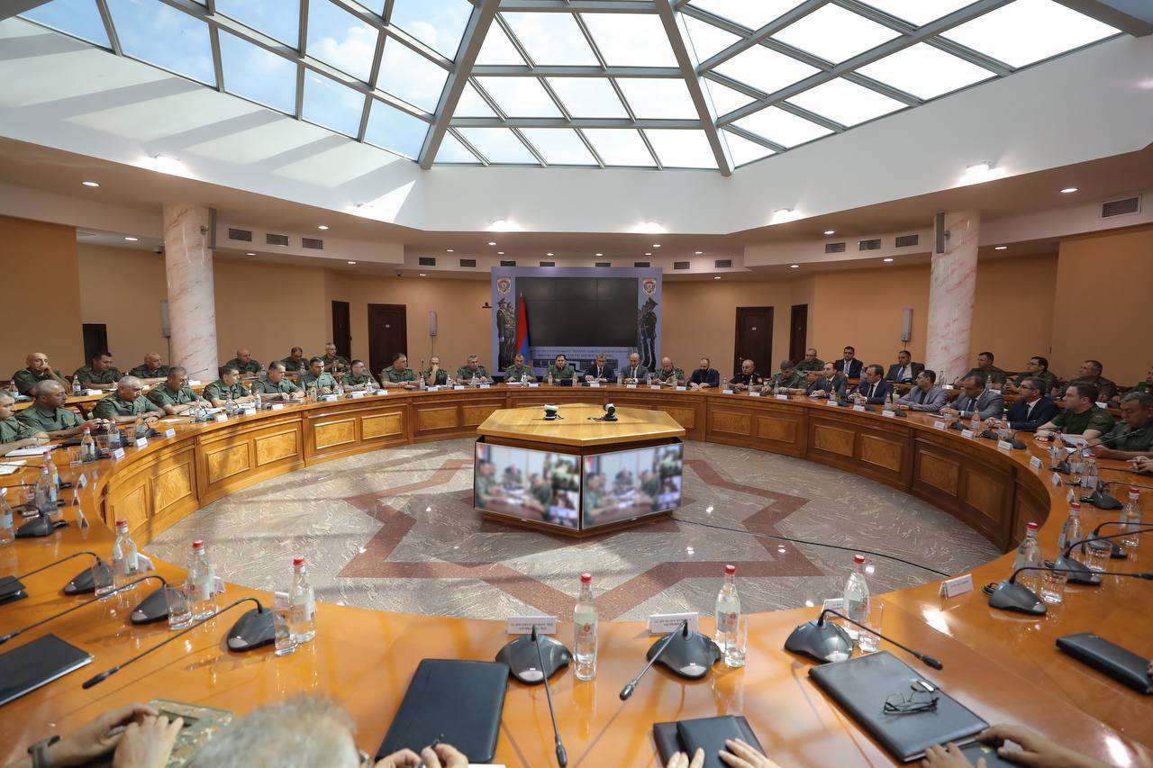 Սուրեն Պապիկյանի գլխավորությամբ անցկացվել է աշխատանքային խորհրդակցություն