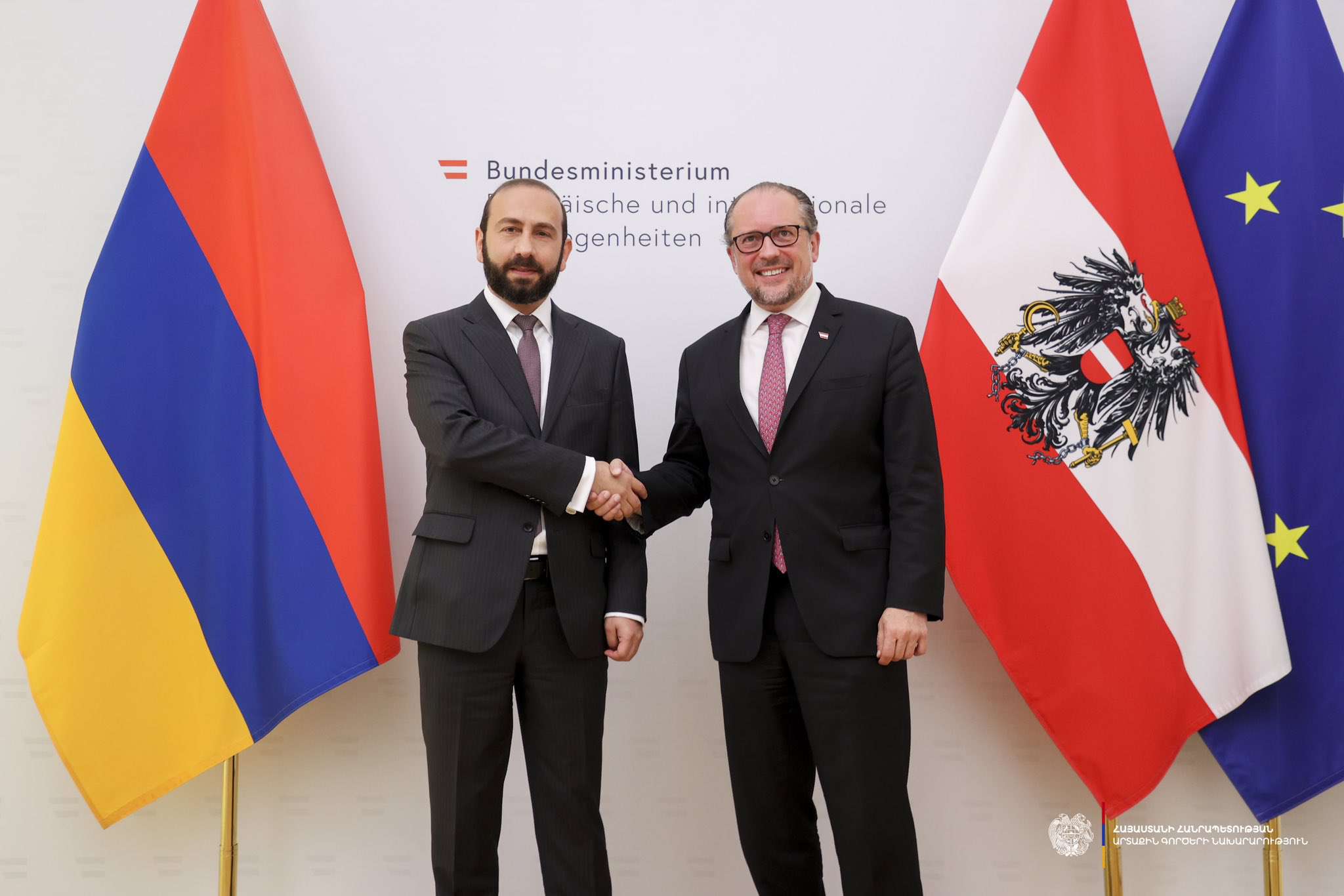 Միրզոյանը առանձնազրույց է ունեցել Ավստրիայի ԱԳ նախարարի հետ