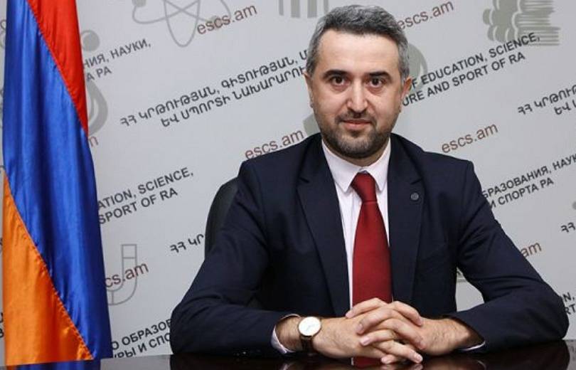 Արա Խզմալյանը պաշտոնից ազատման դիմում է ներկայացրել