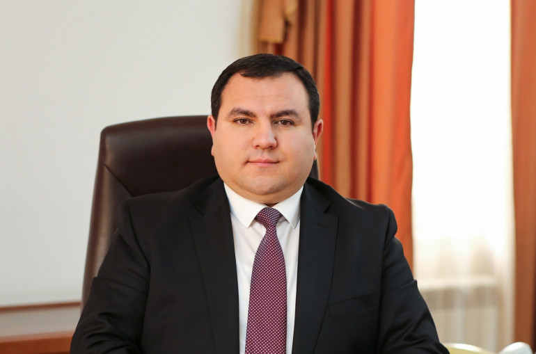 Կոչ եմ անում «գործարարներին» միանալ Արցախի պաշտպանության ջանքերին. Պետնախարար