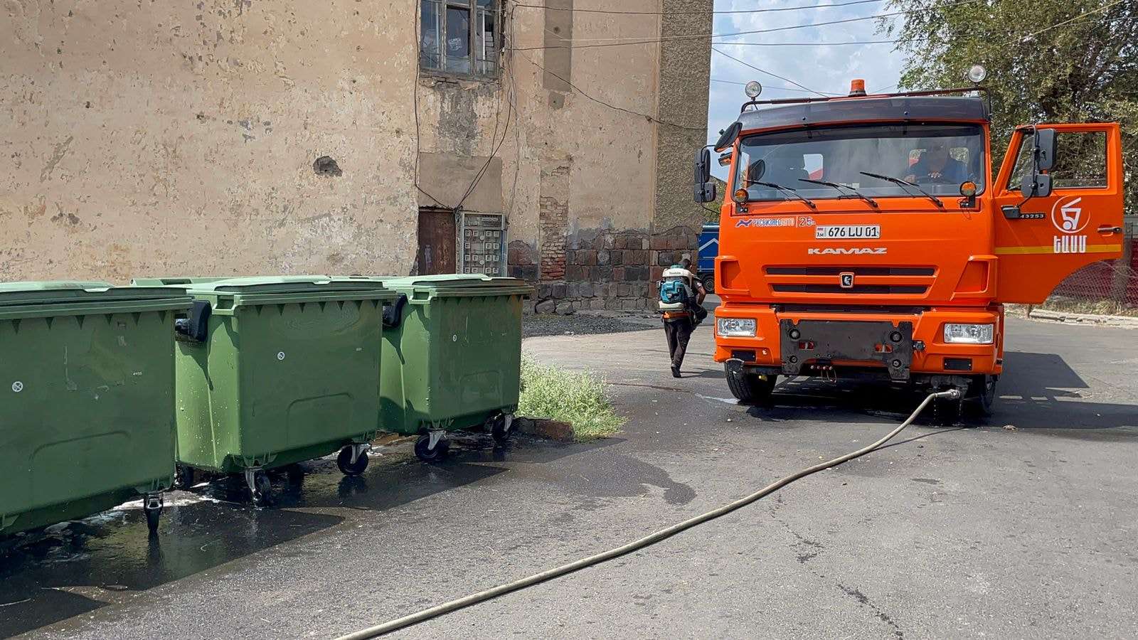 Աղբահանության խնդիրն արդեն իսկ լուծված է. ԵԱՍՄ ՀՈԱԿ-ի տնօրեն
