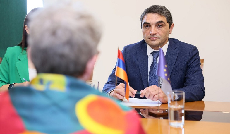 Սիմիդյանը հրաժեշտի հանդիպում է ունեցել դեսպան Վիկտորինի հետ