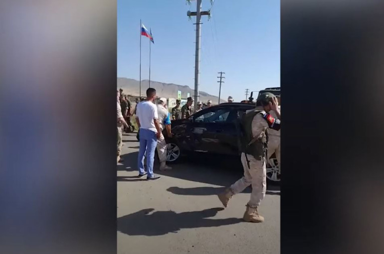 Ռուս խաղաղապահներն ուժի կիրառմամբ բացեցին ռազմաբազայի մուտքը