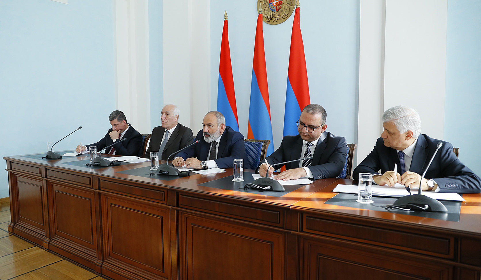 Փաշինյանը և նախագահը հանդիպել են շինարարական կազմակերպությունների ներկայացուցիչներին
