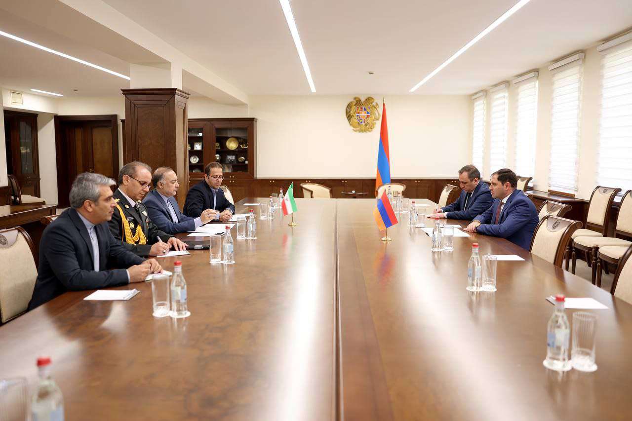 Պապիկյանն ընդունել է Իրանի դեսպանին