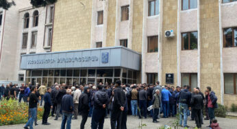 Ստեփանակերտի բոլոր փողոցները լեփ-լեցուն են տեղահանված, սոված, վախեցած մարդկանցով