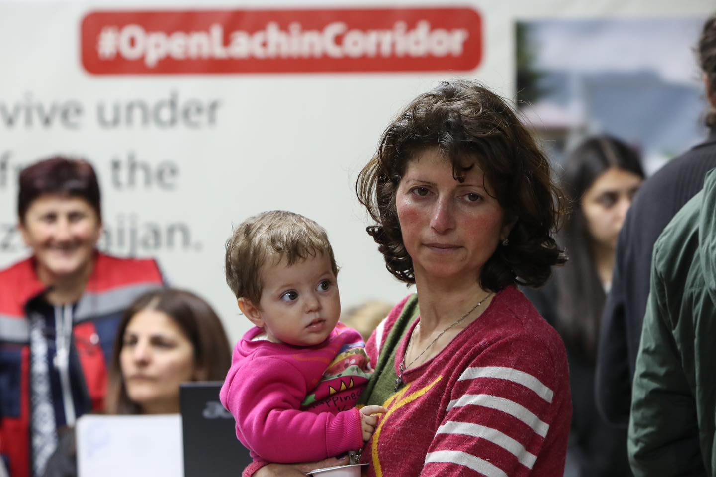 ԼՂ-ից տեղահանվածներին կտրամադրեն սննդի քարտեր. նախարար