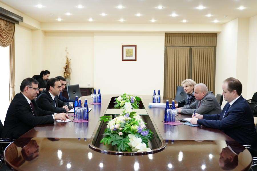 Ավինյանը հանդիպել է ՌԴ դեսպան Կոպիրկինի հետ