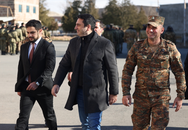 Ալեն Սիմոնյանն այցելել է ՊՆ N զորամաս