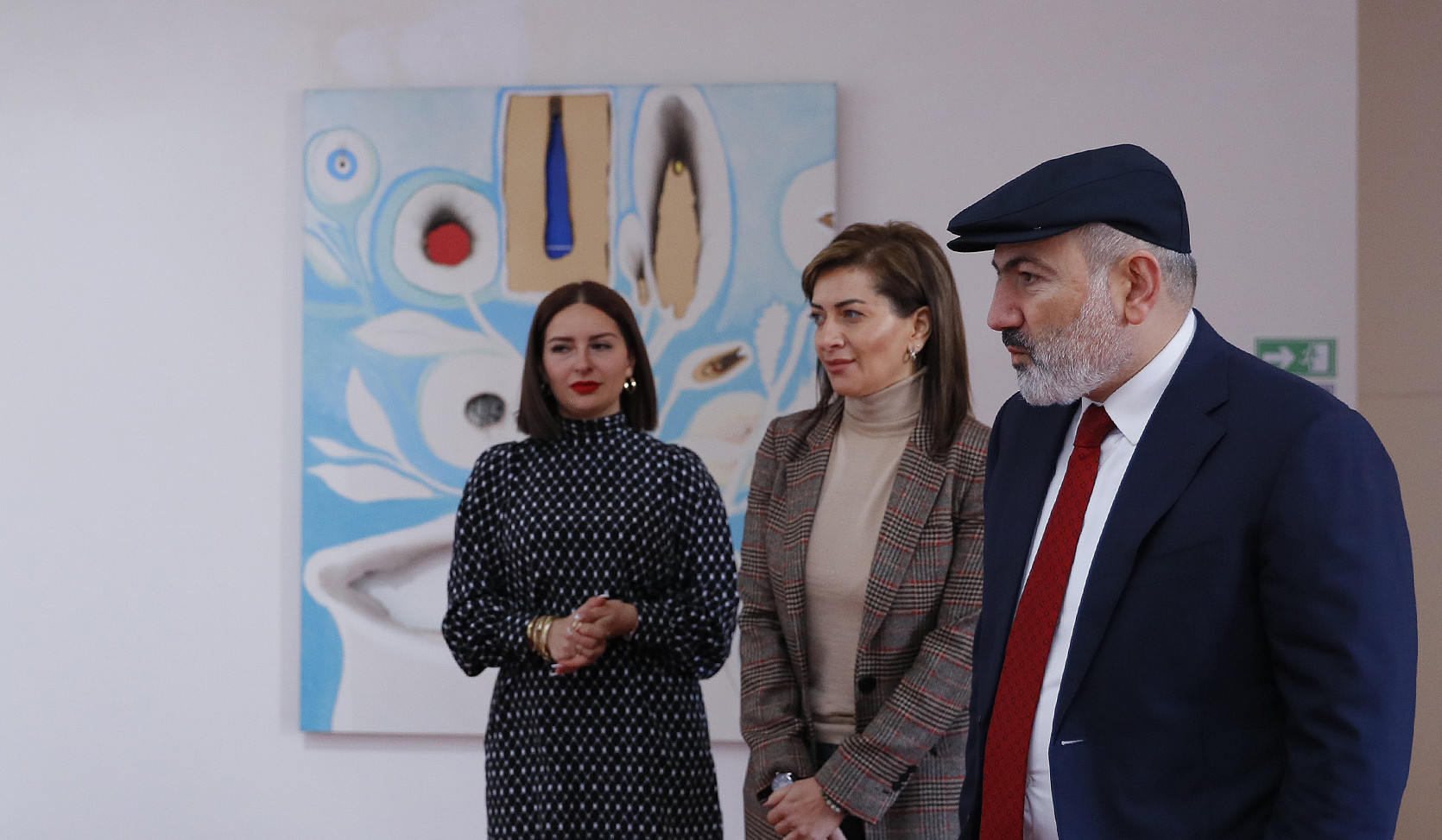 Վարչապետը տիկնոջ հետ այցելել է «Կոմունիզմի մահվան տեսիլները» խորագրով ցուցահանդես