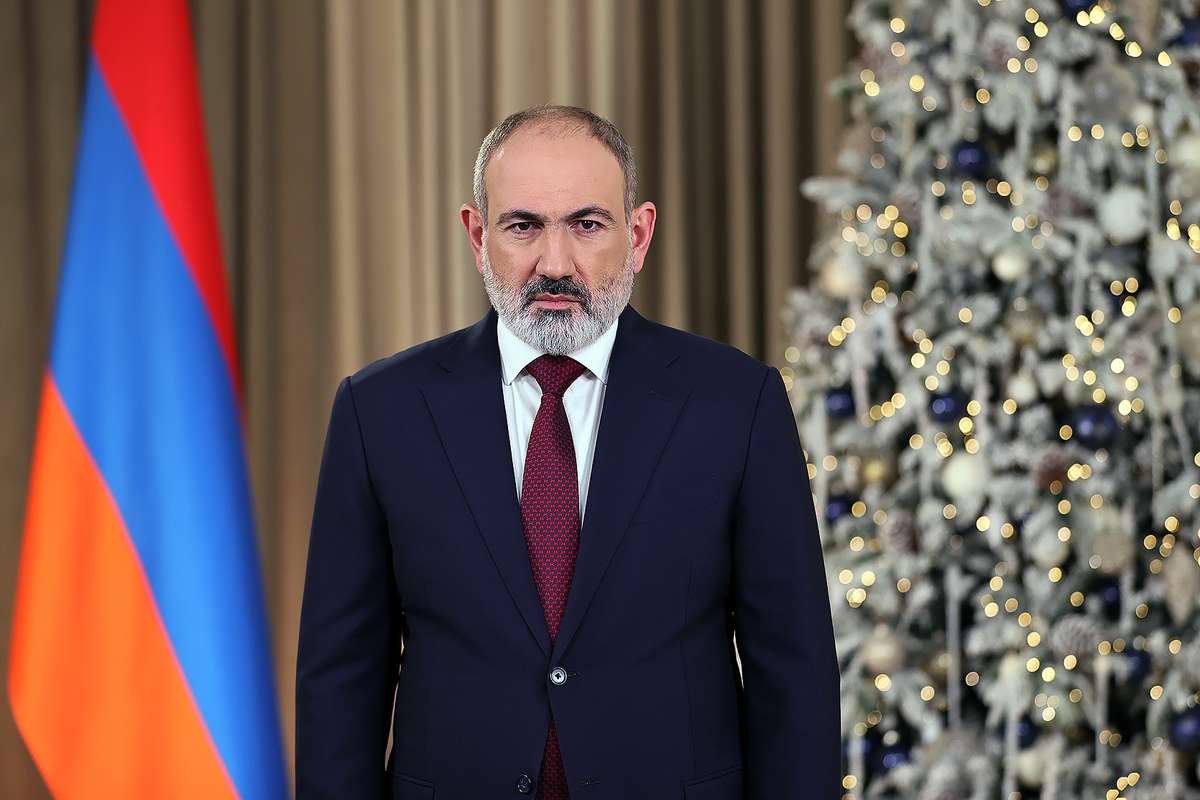 Նիկոլ Փաշինյանի շնորհավորական ուղերձն Ամանորի և Սուրբ Ծննդյան տոների առթիվ