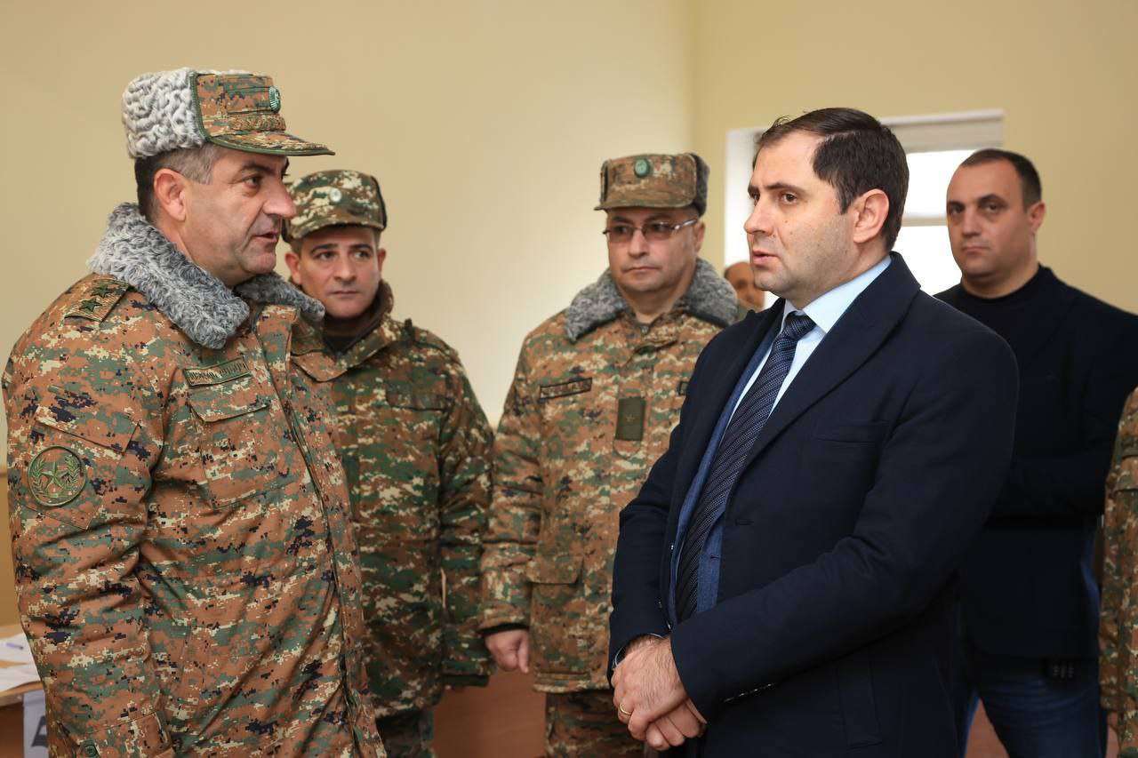 Պապիկյանն այցելել է ՊՆ կենտրոնական հավաքակայան