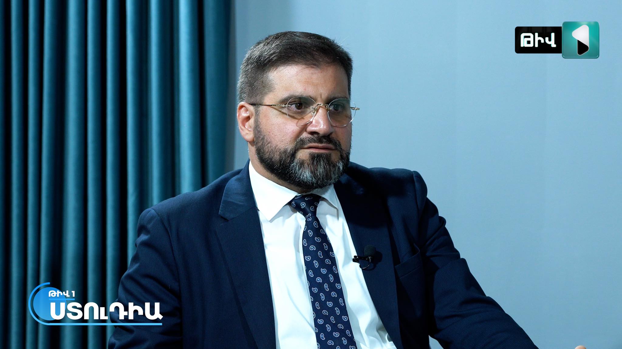 Բարդ է հետևել ՀՀ-ի խորհրդարանում ժողովրդական դերասանի և վաստակավոր արտիստի մասին չափազանց «օրախնդիր» քննակումը