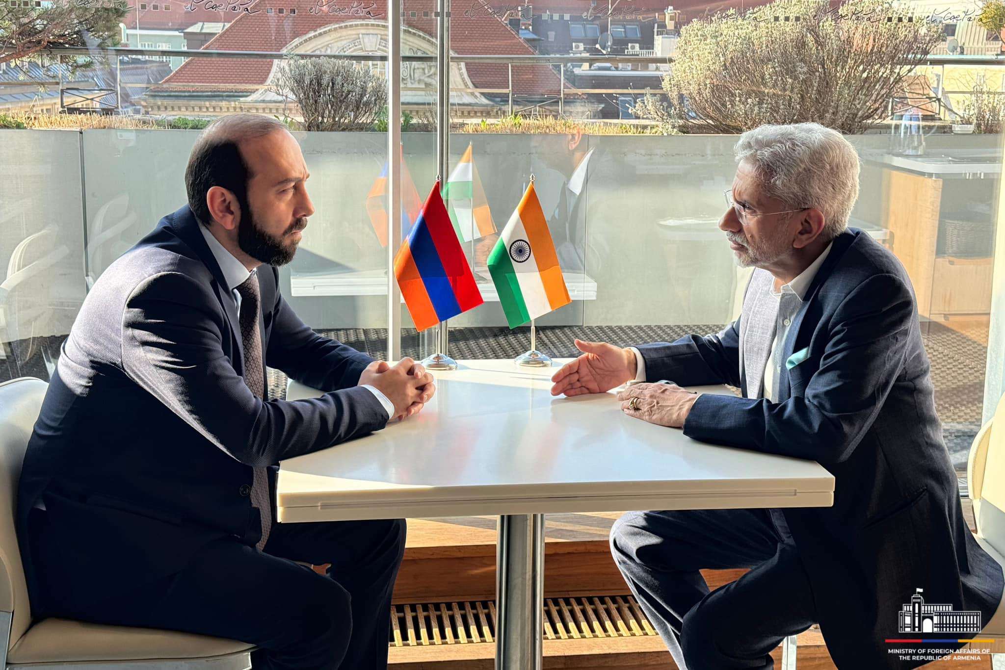 Արարատ Միրզոյանը հանդիպել է Հնդկաստանի ԱԳ նախարարին