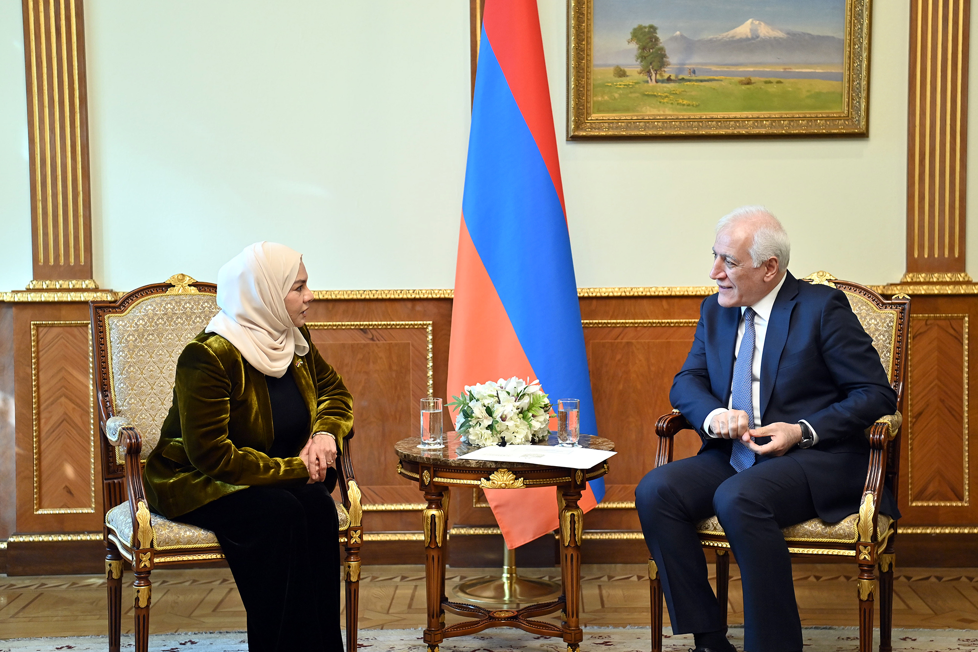 Վահագն Խաչատուրյանն ընդունել է ՀՀ-ում ԱՄԷ դեսպանին