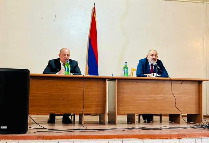 Փաշինյանը հանդիպել է Ոսկեպարի, Բաղանիսի և հարակից բնակավայրերի բնակիչների հետ