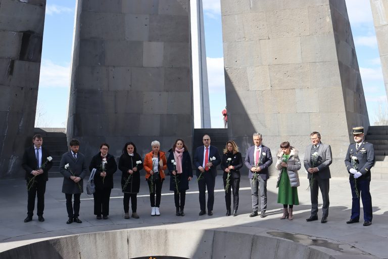 Ֆրանսիայի ԱԺ Ֆրանսիա-ՀՀ բարեկամական խումբն այցելել է Հայոց ցեղասպանության հուշահամալիր