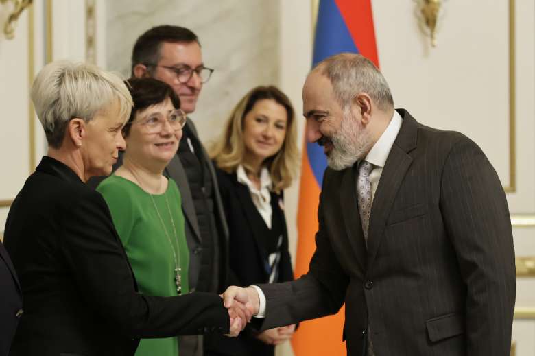 Վարչապետն ընդունել է Ֆրանսիա-Հայաստան միջխորհրդարանական բարեկամական խմբի նախագահի գլխավորած պատվիրակությանը