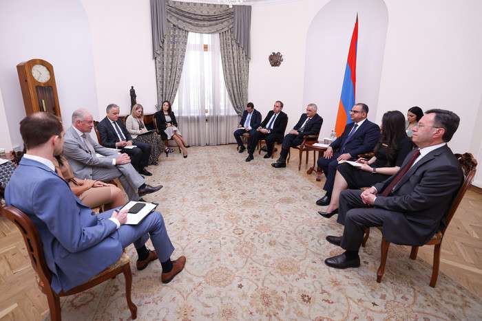 Փոխվարչապետներն ընդունել են Խերտ Յան Կոոպմանի գլխավորած պատվիրակությանը