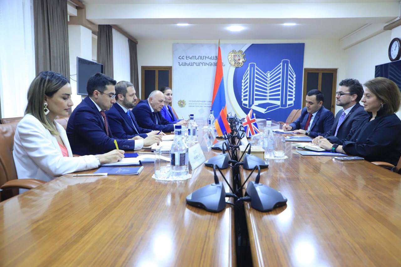 էկոնոմիկայի նախարարը հանդիպել է ՀՀ-ում ՄԹ դեսպանին