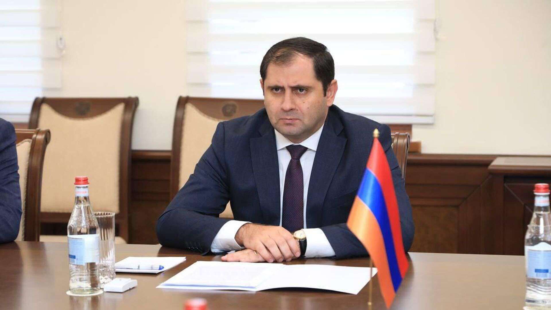 Սուրեն Պապիկյանը մեկնել է Ֆրանսիա