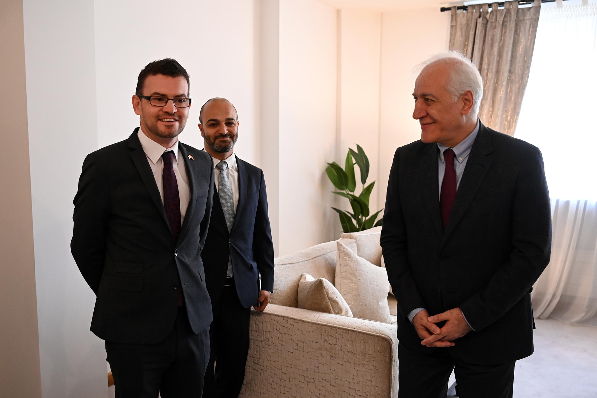 Նախագահն այցելել է ՀՀ-ում Միացյալ Թագավորության դեսպանի կեցավայր